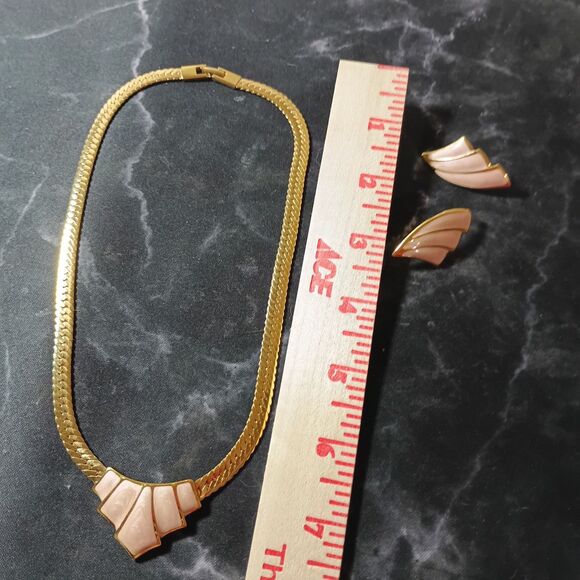 Vintage Napier Pink Enamel Necklace & Earrings Set 1980s Gold Tone Fan Design - Picture 9 of 9